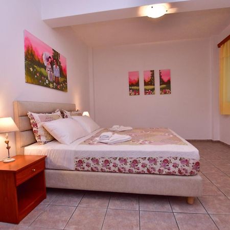 Roula Apartments パレオコラ エクステリア 写真