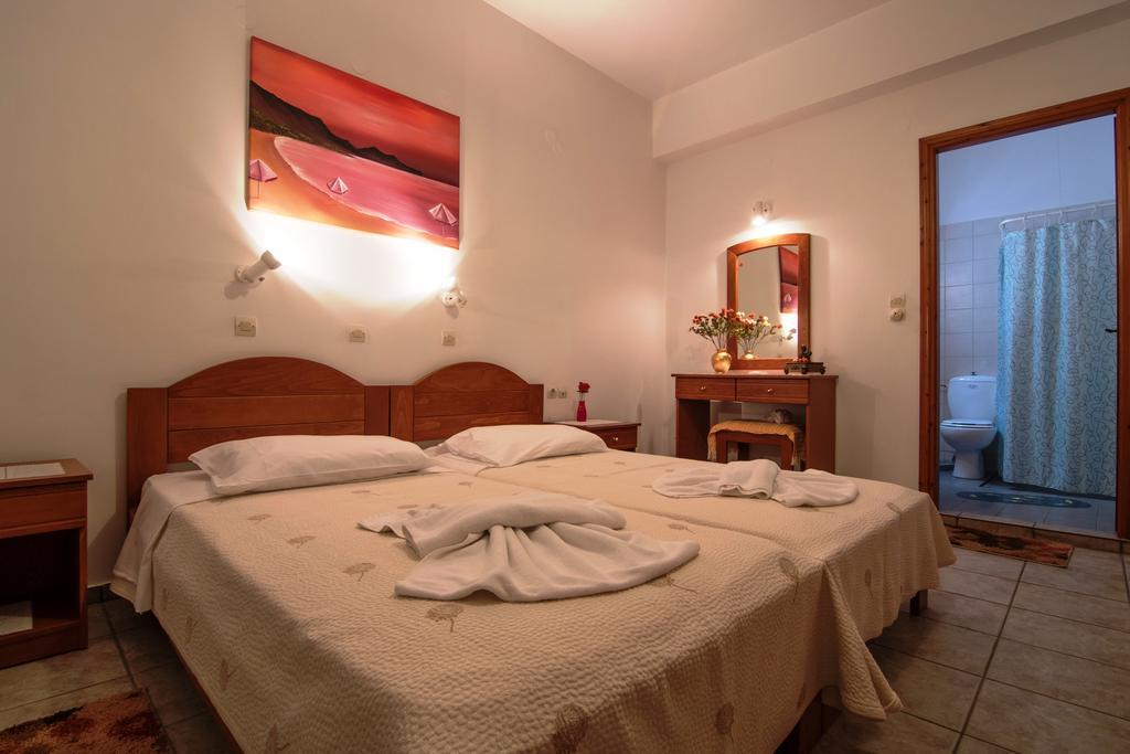 Roula Apartments パレオコラ エクステリア 写真