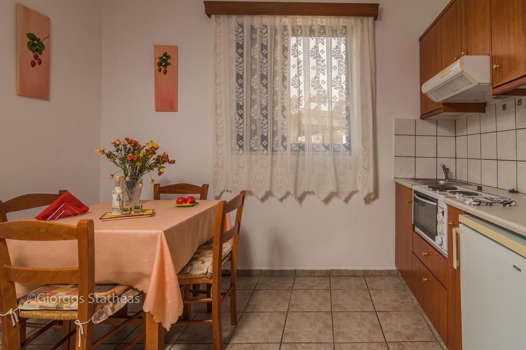 Roula Apartments パレオコラ エクステリア 写真