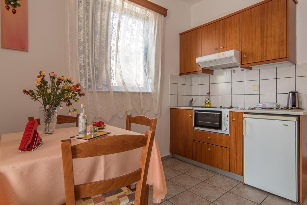 Roula Apartments パレオコラ エクステリア 写真