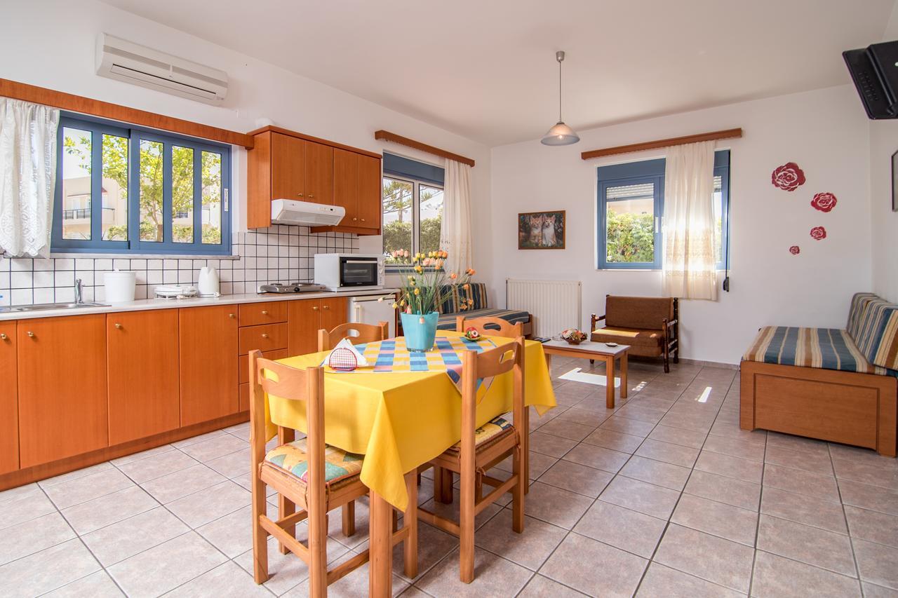 Roula Apartments パレオコラ エクステリア 写真