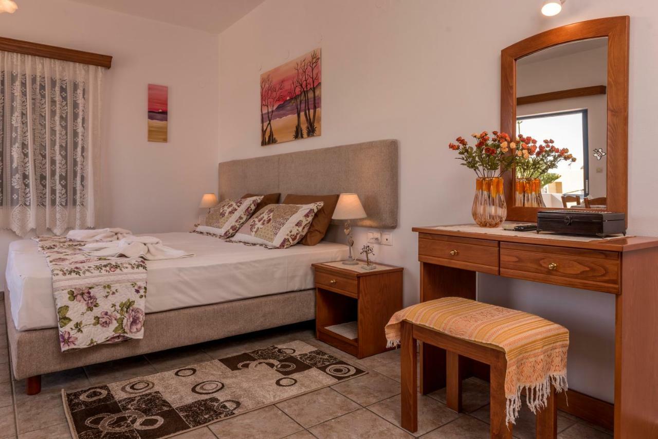 Roula Apartments パレオコラ エクステリア 写真