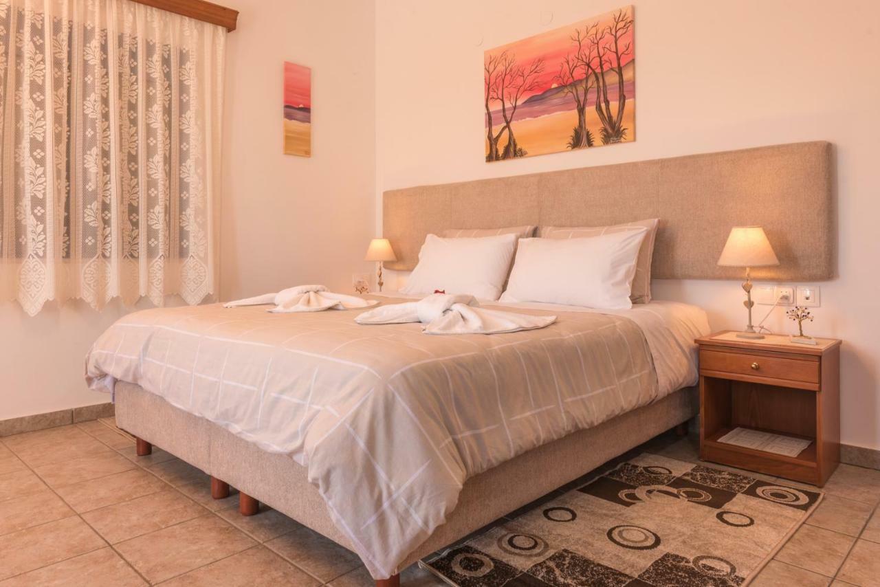Roula Apartments パレオコラ エクステリア 写真