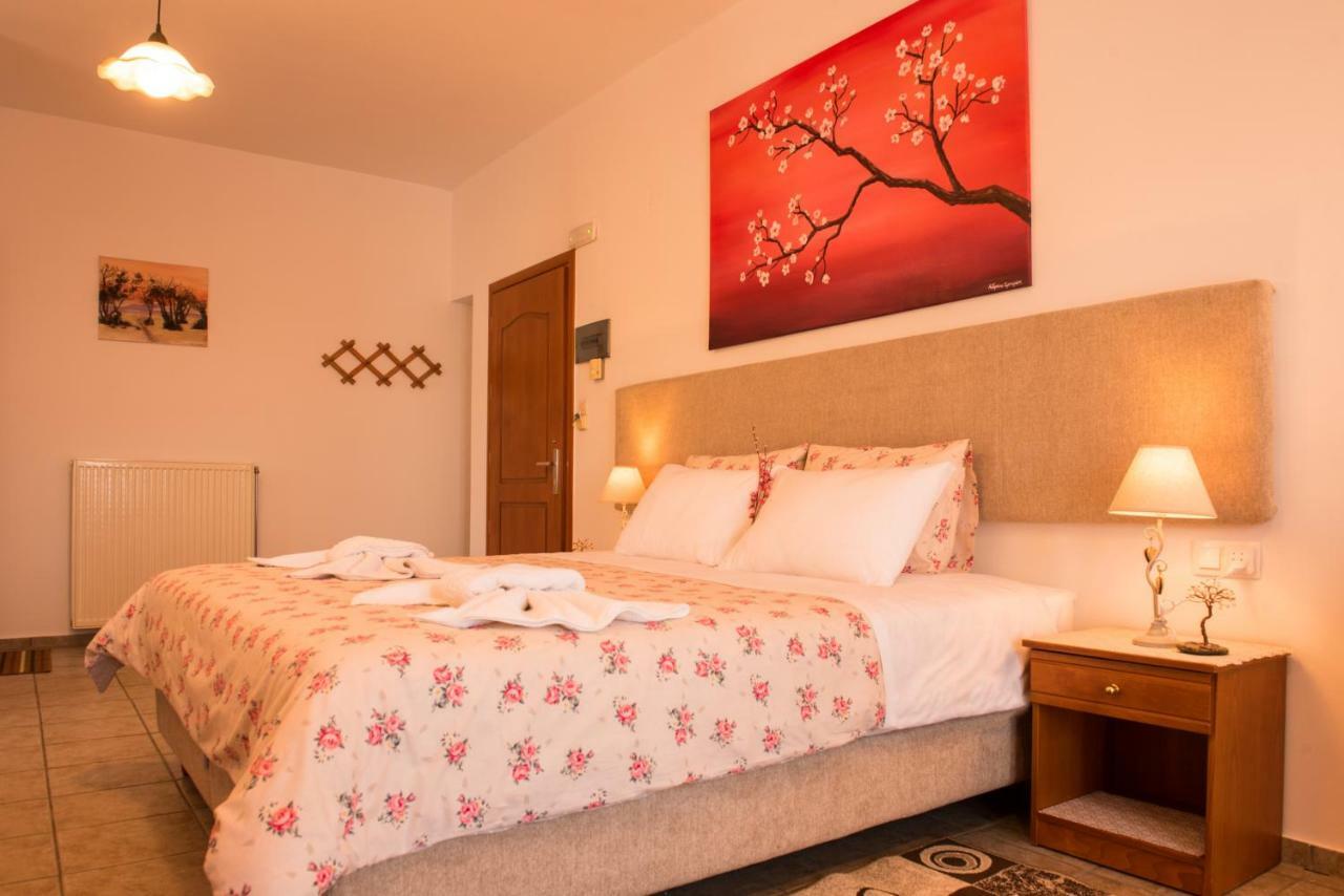 Roula Apartments パレオコラ エクステリア 写真