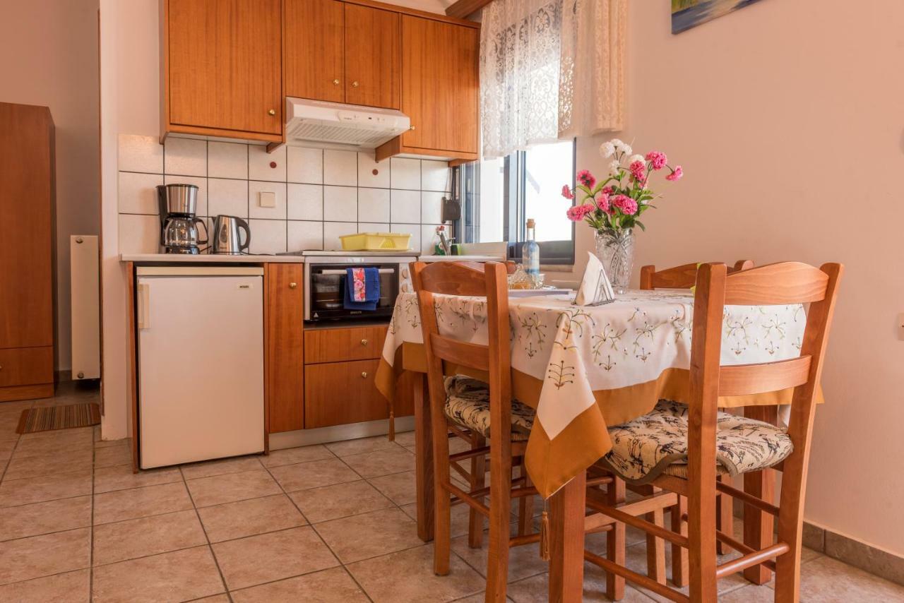 Roula Apartments パレオコラ エクステリア 写真