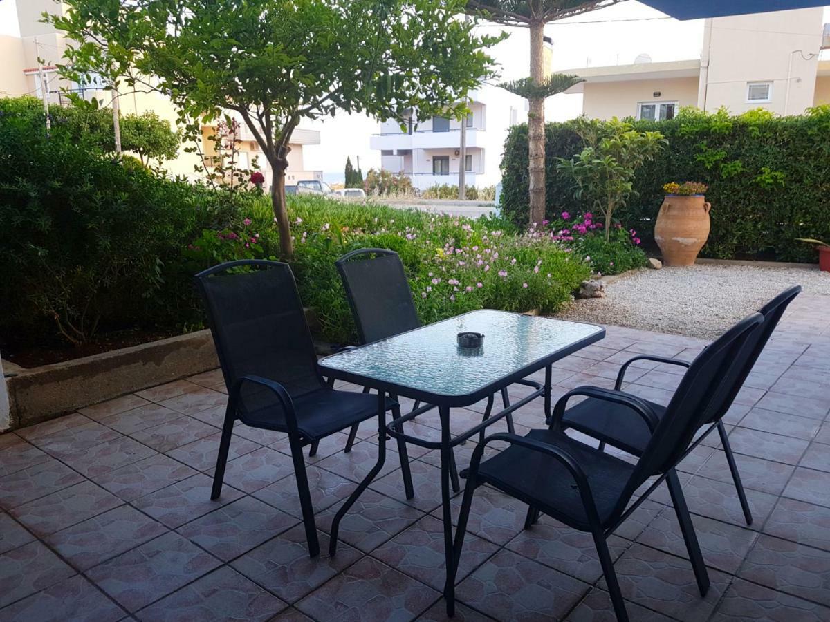 Roula Apartments パレオコラ エクステリア 写真